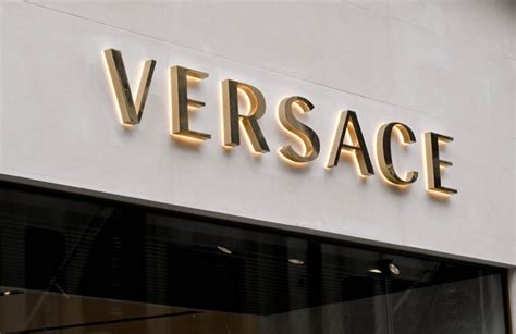 anello versace falso|versace shoes scam.